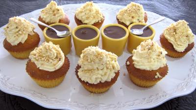 Dessert au chocolat : Plat de cupcakes aux noix de cajou et chocolat
