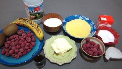 Ingrédients pour la recette : Coeurs de semoule aux framboises