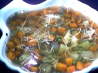 Cuisine diététique : Soupière de soupe aux petits pois