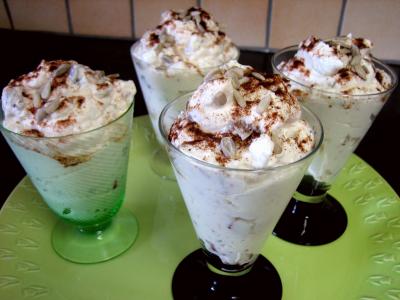 Dessert à base de fromage blanc : Verrine de mousse au fromage blanc aux pêches