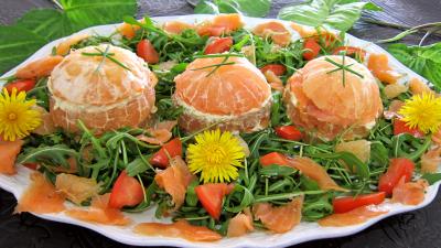 Entrées & salades : Plat de millefeuille de pamplemousse au saumon fumé