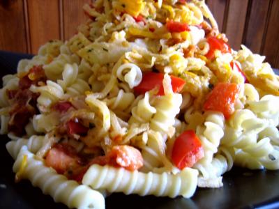 tomate : Assiette de sauté de chou-rave au maccheroni