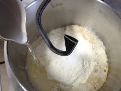 Petits pains farcis à l'oignon et aillettes - 4.2