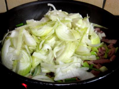 Petits pains farcis à l'oignon et aillettes - 7.3