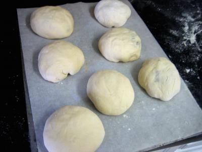 Petits pains farcis à l'oignon et aillettes - 14.1
