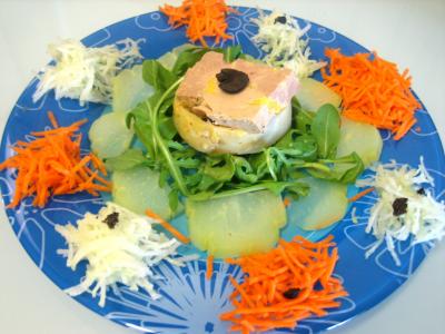 Image : Foie gras en salade chayotte et truffe