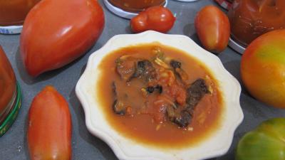 sauce pour oeuf : Coupelle de sauce tomate aux champignons noirs
