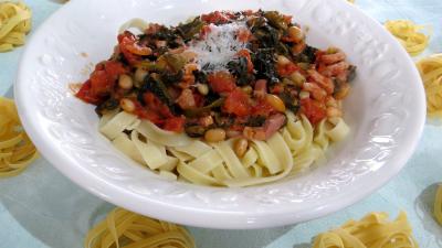 Légumes : Saladier de tagliatelle à la batavia et aux cocos blancs