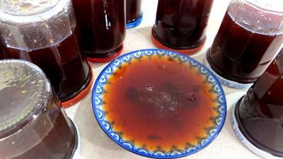 vin rouge : Coupelle de confiture aux restes de sangria et fruits
