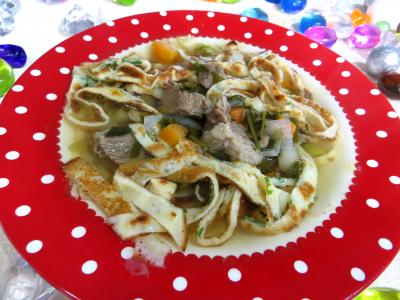 Soupes & potages : Assiette de consommé Célestine
