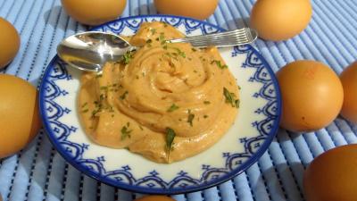 sauce pour crudités : Ramequin de sauce marseillaise