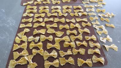 semoule de blé dur : Pâtes fraîches papillons à la semoule de blé