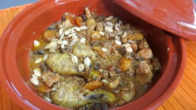 Volailles et gibiers : Tajine de poulet aux abricots secs
