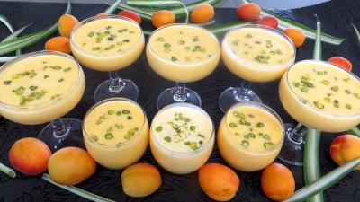 Boissons : Verres de boisson abricots et noix de coco