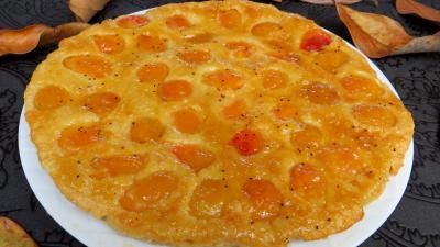 Desserts : Part de clafoutis d'abricots