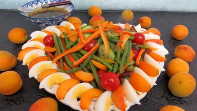Abricot : Assiette de salade d'été aux abricots