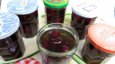 Nouvel an : Bocaux de cerises au vin blanc