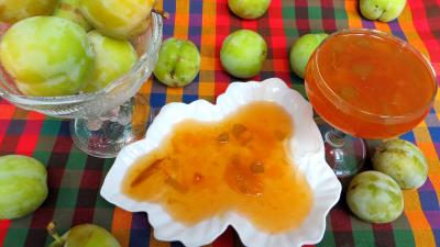 Recettes sans gluten : Coupelle de confiture de prunes jaunes à la rhubarbe