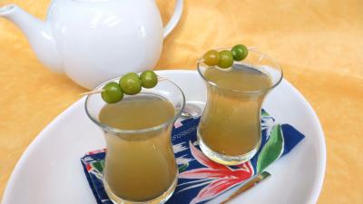 Recettes rapides : Verres de thé chaud épicé aux physalis