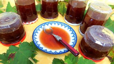 petit déjeuner : Coupelle de gelée de raisins au reste de punch