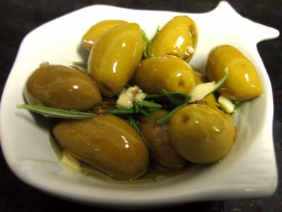 vinaigre vin rouge : Coupelles d'olives andalouses