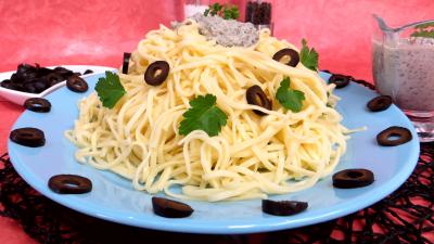 oignon : Nouilles à la crème d'olives