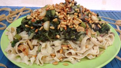 Pâtes alimentaires : Plat de tabliatelles fraîches aux blettes