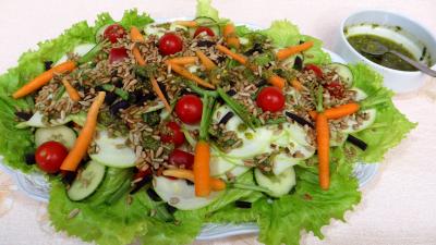 Légumes : Assiette de salade de courgette crue au pesto