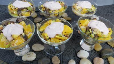 Recettes sans oeufs : Coupes de salade d'oranges aux pruneaux
