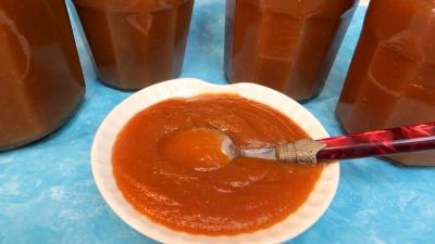 Confitures : Coupelle de compote aux pommes et figues