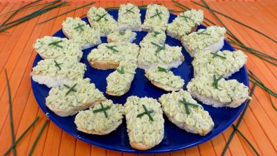 Fromages : Assiette de canapés façon Helvetia