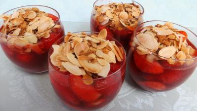 Recettes sans oeufs : Verrines de fraises cardinal