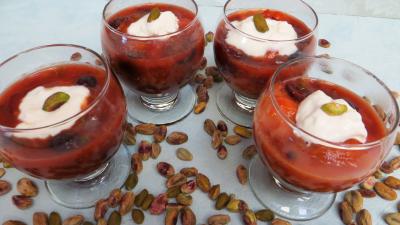 Desserts : Verrines d'abricots au miel et pistaches