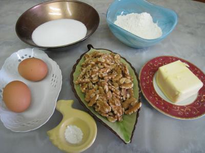 Ingrédients pour la recette : Gâteau aux noix pour Renée