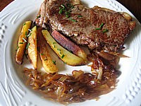 Image : Assiette du contrefilet aux échalotes confites