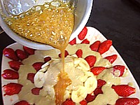 Image : recette Fraises et mangue au caramel