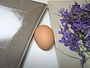 Ingrédients pour la recette : Fleurs cristallisées