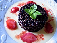 riz complet : Riz noir aux fraises et crème à la noix de coco