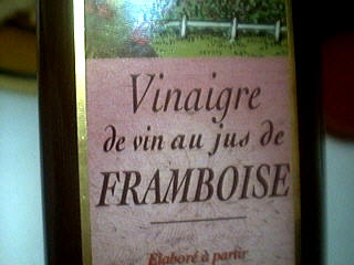 Image : Vinaigre - Bouteille de vinaigre de framboises