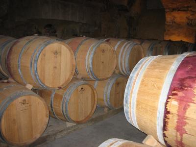 Image : Cave à vins - Tonneaux de vins