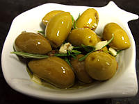 vinaigre vin rouge : Coupelles d'olives andalouses