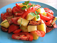 Image : Assiette de restes de saucisses et cervelas