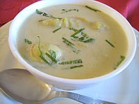 Recette Bol de velouté d'avocats aux raviolis