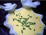 sauce pour viandes grillées : Ramequin de sauce moutarde au fromage blanc