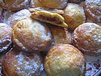 Cuisine libanaise : bouchées feuilletées aux dattes et aux noix