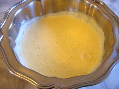 Image : A l'anglaise - Saladier de crème anglaise