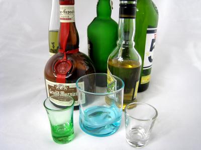 Image : Alcool ou alcool éthylique ou éthanol - choix de bouteilles d'alcool