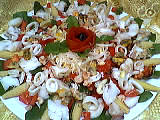 Salade tiède de poisson au pissenlit