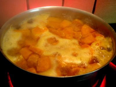 Chapon aux pommes et légumes avec sauce au champagne et armagnac - 14.1