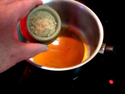 Chapon aux pommes et légumes avec sauce au champagne et armagnac - 16.2